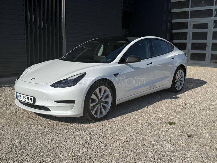 TESLA MODEL 3 Standard Range Plus Aut