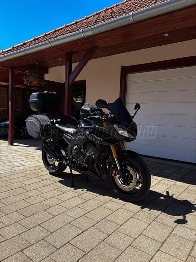 YAMAHA FZ8-S