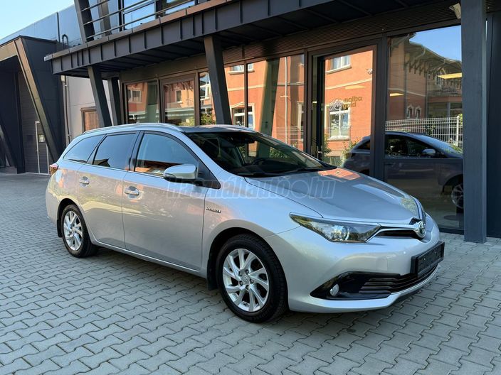 TOYOTA AURIS Touring Sports 1.8 HSD Active MY17 Tempomat (Automata)