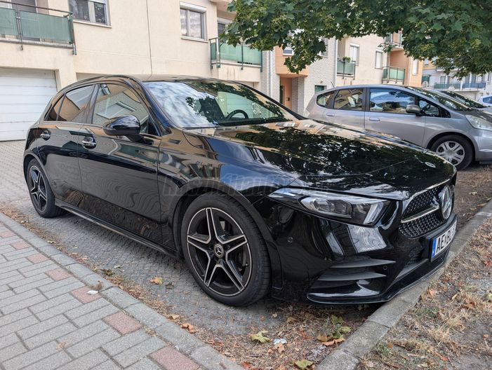 MERCEDES-BENZ A 200 4Matic AMG Line Athletic 8G-DCT
