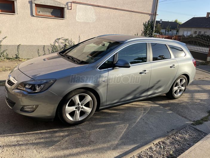 OPEL ASTRA J Sports Tourer 1.4 T Sport