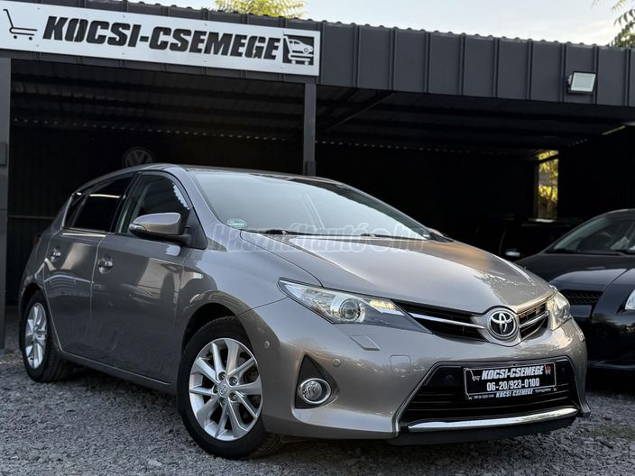TOYOTA AURIS 1.6 Sol Navi