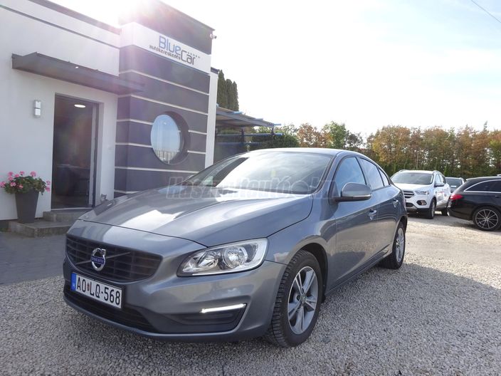 VOLVO S60 2.0 D [D2] Momentum