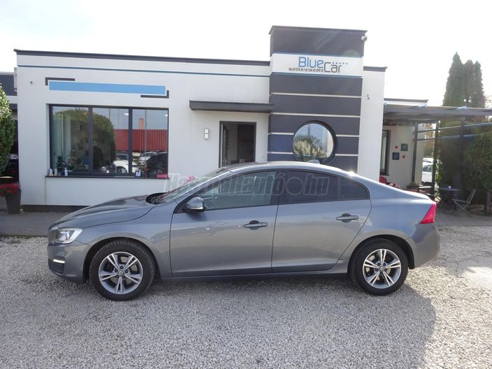 VOLVO S60 2.0 D [D2] Momentum