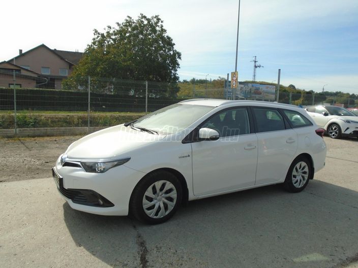TOYOTA AURIS 1.8 HSD Live (Automata)