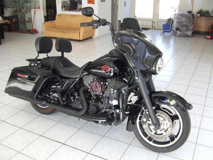 HARLEY-DAVIDSON STREET GLIDE