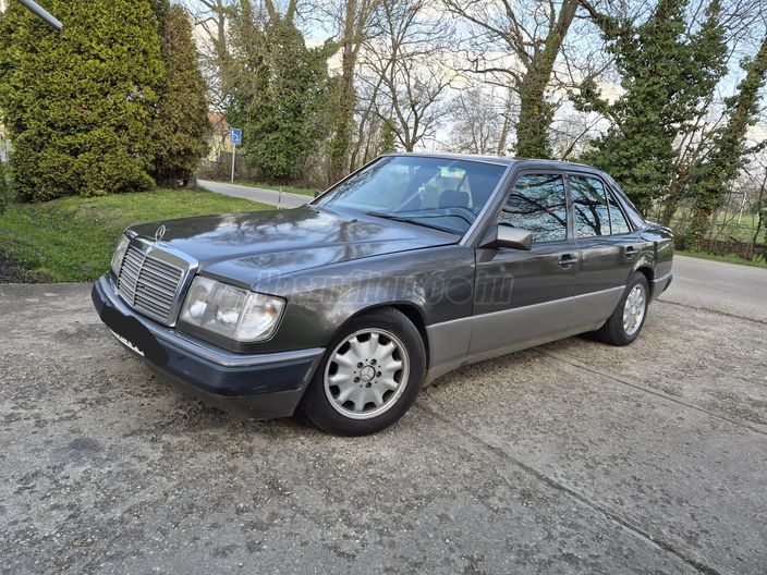MERCEDES-BENZ W 124