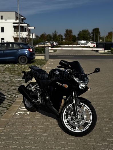 HONDA CBR 250R
