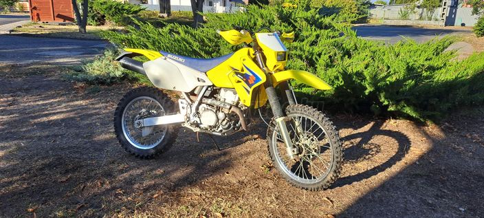 SUZUKI DR-Z 400