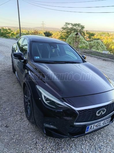 INFINITI QX30 2.2d Premium AWD DCT
