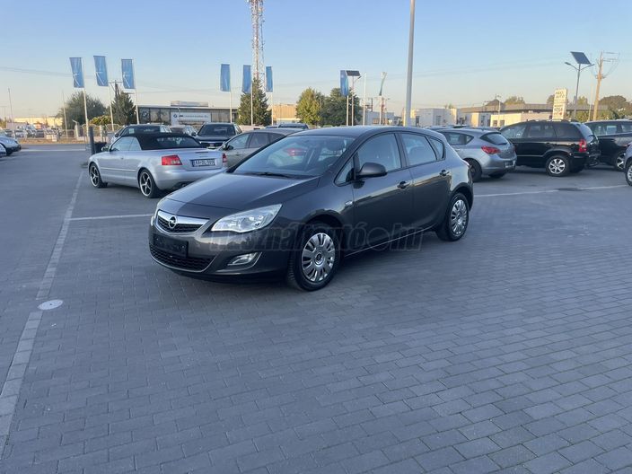 OPEL ASTRA J 1.6 Enjoy