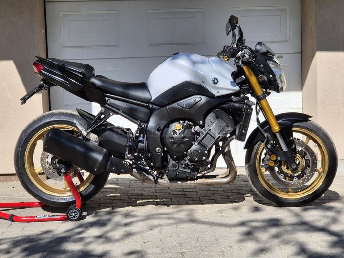 YAMAHA FZ8-N