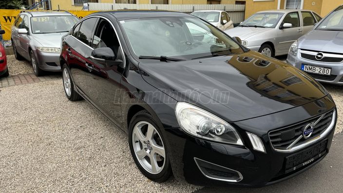 VOLVO S60 1.6 [T3] Momentum