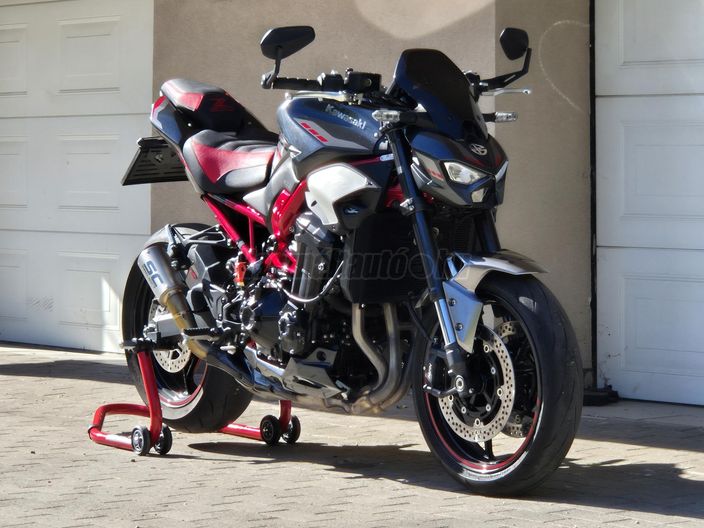 KAWASAKI Z 900