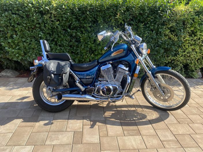 SUZUKI VS 800 (INTRUDER)