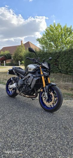 YAMAHA MT-09