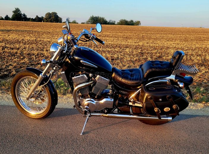 SUZUKI VS 1400 (INTRUDER)