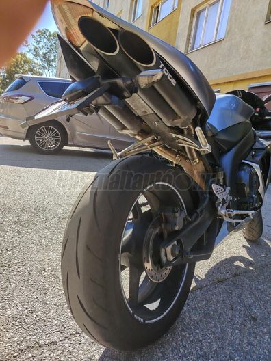 YAMAHA YZF R1
