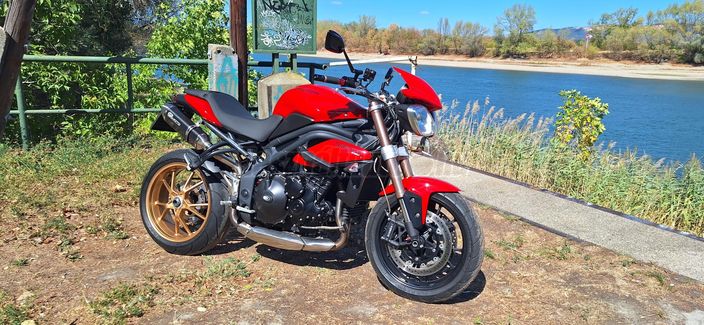 TRIUMPH SPEED TRIPLE 1050