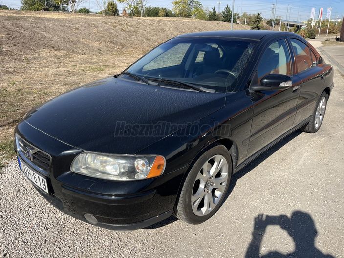 VOLVO S60 2.4 D Sport Plus