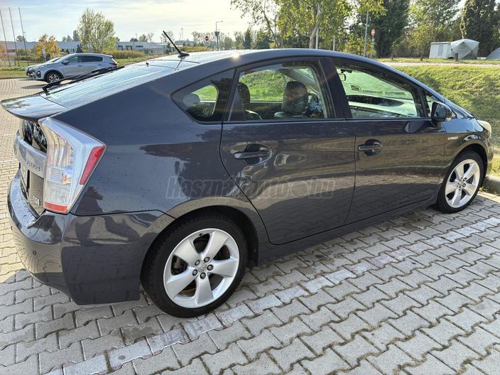 TOYOTA PRIUS 1.8 HSD (Automata)