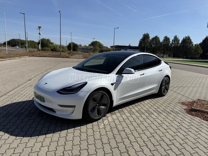 TESLA MODEL 3 Standard Range Plus Aut