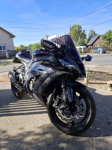 KAWASAKI ZX-10 R (NINJA)