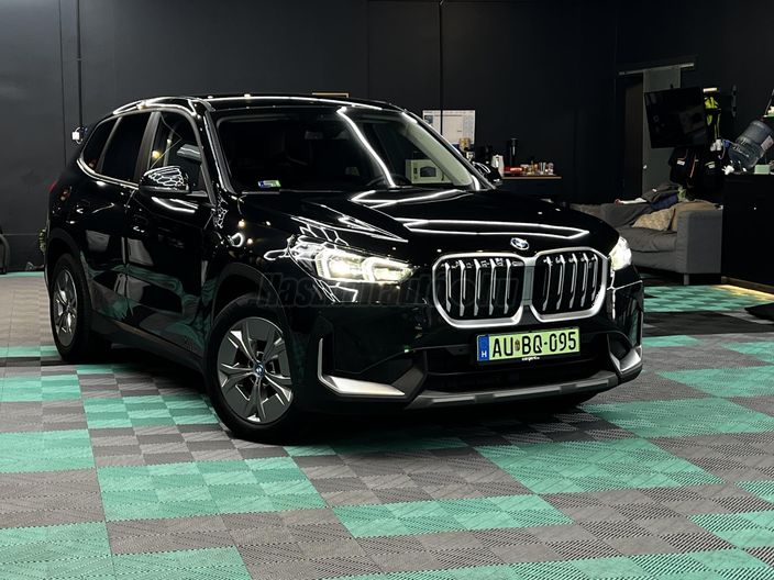 BMW IX1 xDrive30 64,8kWh