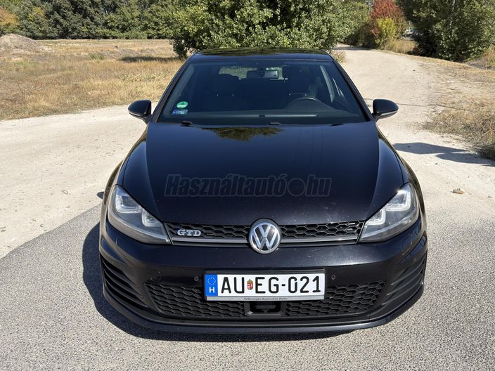 VOLKSWAGEN GOLF VII