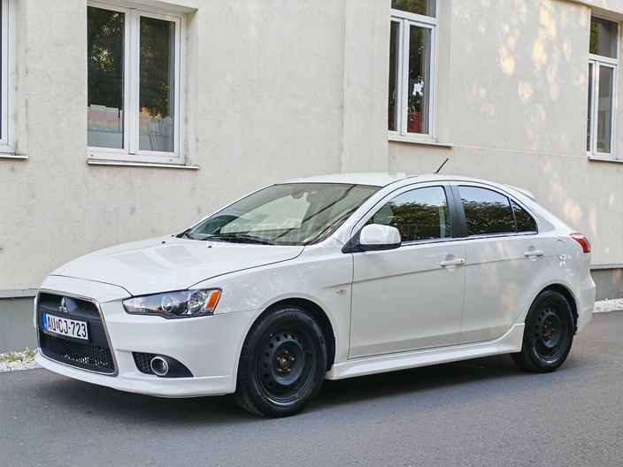 MITSUBISHI LANCER Sportback 1.6 Invite Special