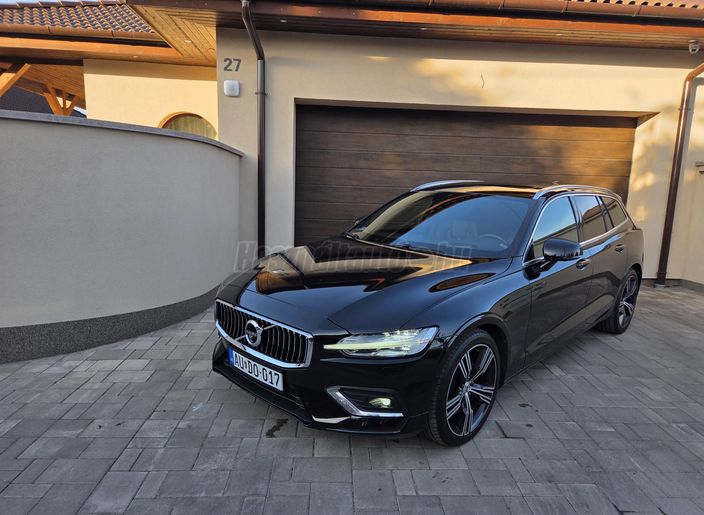 2.0 Dízel motor 190 Le, AWD összkerékhajtás, 8 sebességes automata váltó