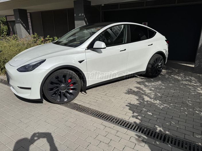 TESLA MODEL Y Performance AWD (Automata)