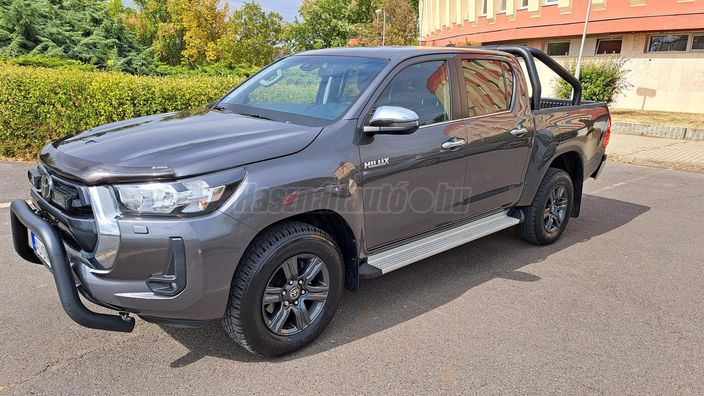 TOYOTA HILUX 2.8 D-4D 4x4 Double Active TSS