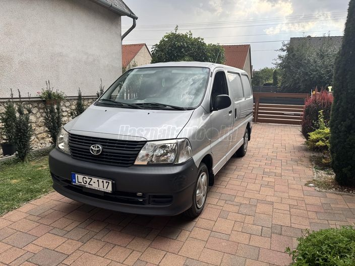 TOYOTA HIACE 2.5 D-4D Panel Van Style