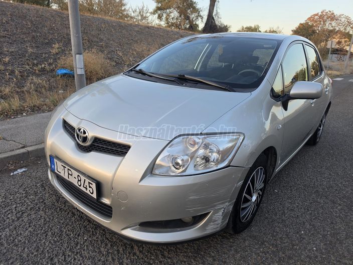 TOYOTA AURIS 1.4 Luna