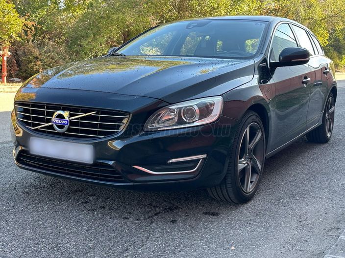 VOLVO V60 2.4 D [D6] PHEV AWD Summum Geartronic