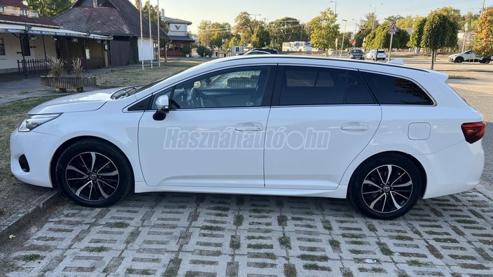 TOYOTA AVENSIS Touring Sports 1.8 Active Trend+