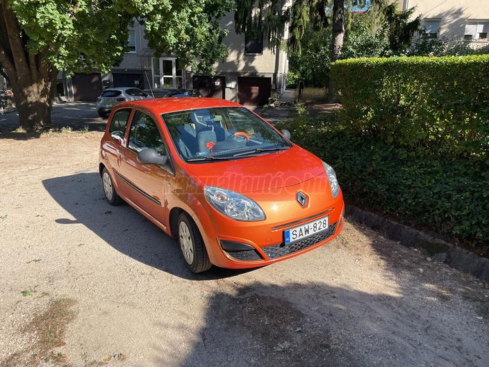 RENAULT TWINGO 1.2 16V Authentique Premiere