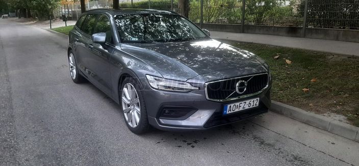 VOLVO V60 2.0 D [D4] Momentum AWD Geartronic