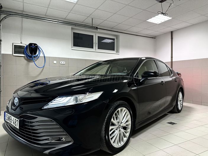 TOYOTA CAMRY 2.5 Hybrid Executive VIP CVT