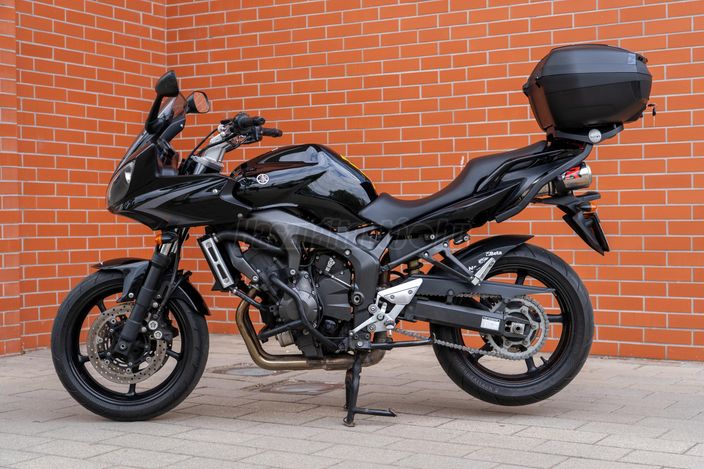 YAMAHA FZ6-S (FAZER)