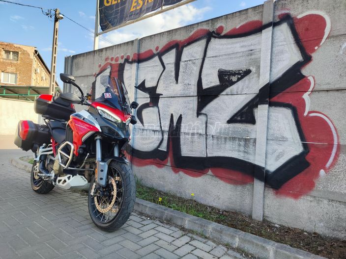 DUCATI MULTISTRADA V4