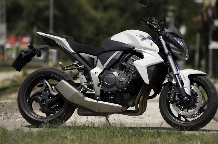 HONDA CB 1000 R