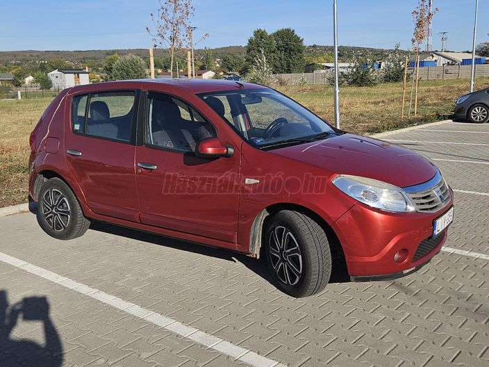 DACIA SANDERO 1.6 Laureate