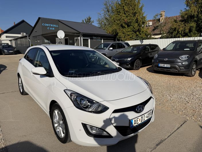 HYUNDAI I30 1.4i Entry