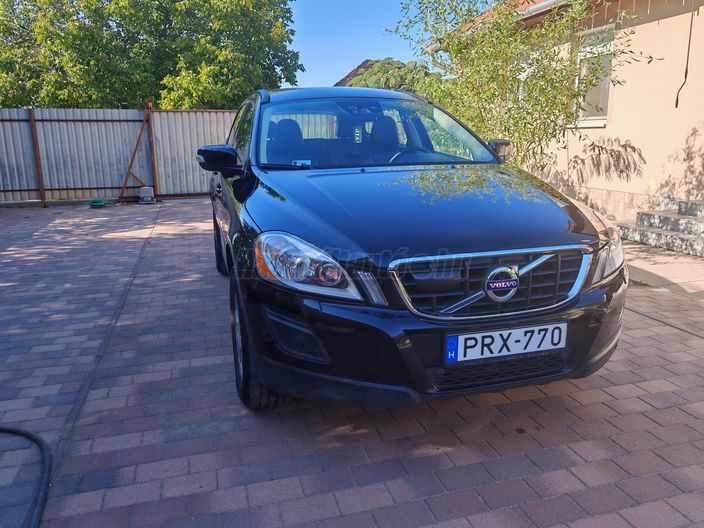 VOLVO XC60 2.0 D [D4] Kinetic FWD