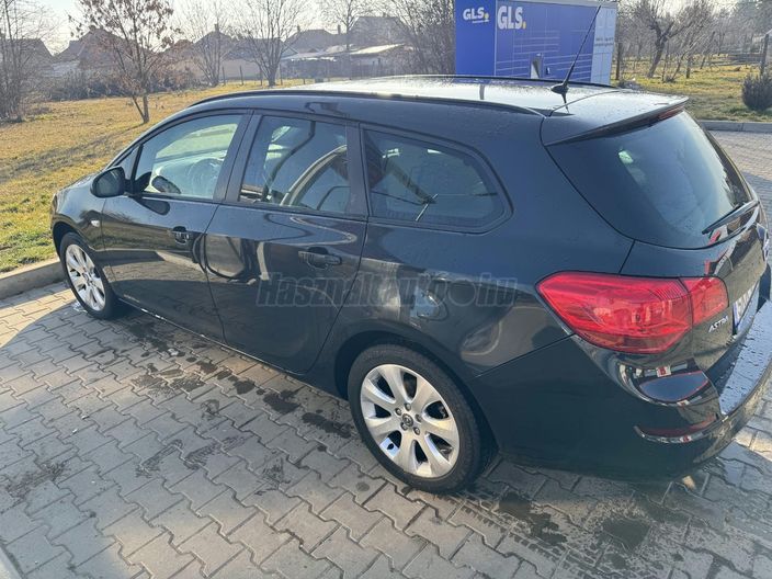 OPEL ASTRA J 1.4 Sport