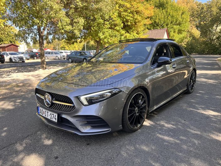 MERCEDES-BENZ A 220 4Matic AMG Line 7G-DCT