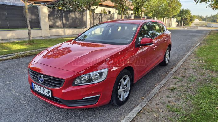 VOLVO V60 2.0 D [D3] Momentum