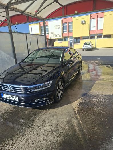 VOLKSWAGEN PASSAT VIII 2.0 TDI BMT SCR Highline 4Motion DSG